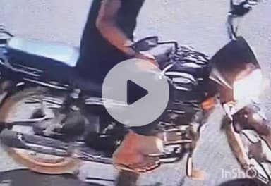 पालीगंज: दुर्गा स्थान के पास से बाइक चोरी, घटना सीसीटीवी में कैद, एक सप्ताह में आधा दर्जन बाइक चोरी