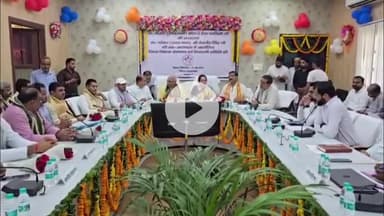 मथुरा: सांसद हेमा ने जनप्रतिनिधियों और अधिकारियों के संग बैठक की, शहर में जल भराव की स्थिति पर अधिकारियों को लगाई फटकार