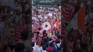 पटना में नौकरी छीनने पर इंकलाब का नजारा देखिए #shorts #patnanews  #NepalGenZProtest #biharpolitics