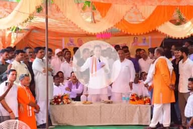 बीसलपुर: बीसलपुर क्षेत्र के बाढ़ ग्रस्त गांवों में पहुंचे केंद्रीय राज्य मंत्री जितिन प्रसाद