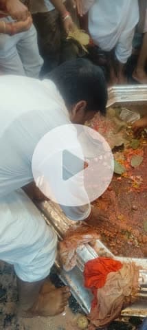 गया जी विष्णु पद मंदिर में चरण वंदन के माध्यम से आध्यात्मिक ज्ञान प्राप्त करें और जीवन को एक नई दिशा दें 🙏