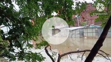 बक्सर: नगर की छुमंतर गली बनी बच्चों के लिए आनंददायक, गंगाजल में स्नान कर लोग उठा रहे हैं आनंद