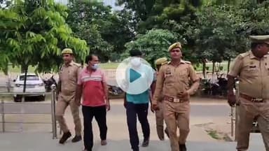 प्रतापगढ़: ग़ज़हड़ी पुलिया से करीब 26 किलो गांजा के साथ दो तस्कर गिरफ्तार, पुलिस लाइन में हुआ खुलासा