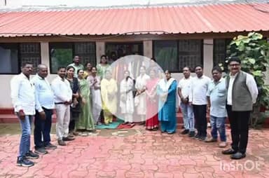 जगदलपुर: सांसद कार्यालय में सांसद महेश कश्यप की महापौर व पार्षदों के साथ खेल महोत्सव को लेकर हुई बैठक