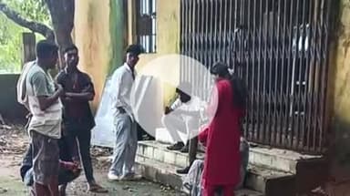 गुमला: 18 वर्षीय युवक ने पेड़ से फांसी लगाकर की आत्महत्या, शव का कराया गया पोस्टमार्टम