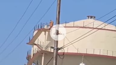 कोल: क्वार्सी बाईपास पर जेल गई महिला ने पानी की टंकी पर चढ़कर खुद पर डाला डीजल, स्थानीय लोगों ने बचाया