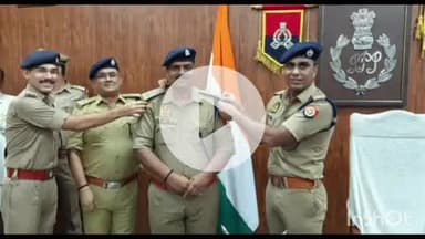 प्रतापगढ़: प्रतापगढ़ में निरीक्षक राम कृष्ण द्विवेदी को डीएसपी पद पर पदोन्नति, एसपी ने लगाया स्टार