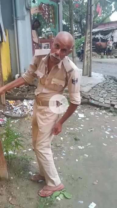 बेगूसराय जिले के मंसूरचक आंचल में होमगार्ड के जवान ने खोल दी शराबबंदी की पोल।