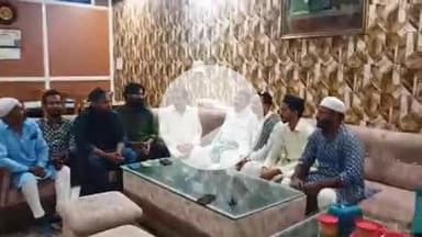 झांसी: AIMIM पार्टी ने अपनी आगामी रणनीति को लेकर सैयद नगर स्थित बुंदेलखंड कार्यालय में की महत्वपूर्ण बैठक