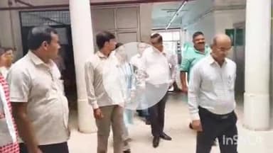 बलरामपुर: बलरामपुर राज के पूर्व महाराजा की पुण्यतिथि पर अस्पताल में मरीजों को वितरित किए गए फल