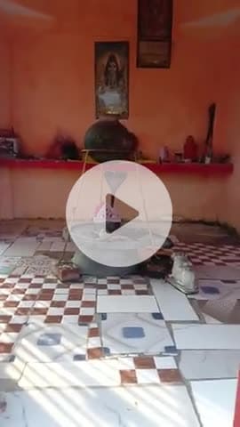 #har har mahadev  गोलारायपुर me स्थित मंदिर जहां जमीन से निकले है साक्षात भोले बाबा एक आरती निकली हैं और एक शंख और