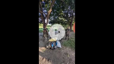 परिहार: कन्हवा एसएसबी कैंप के जवानों ने 75 बोतल नेपाली सौंफी शराब और एक बाइक ज़ब्त की