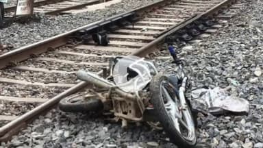 टनकुप्पा: टनकुप्पा स्टेशन के पूर्वी केबिन के पास टला बड़ा रेल हादसा, बाइक पूरी तरह क्षतिग्रस्त
