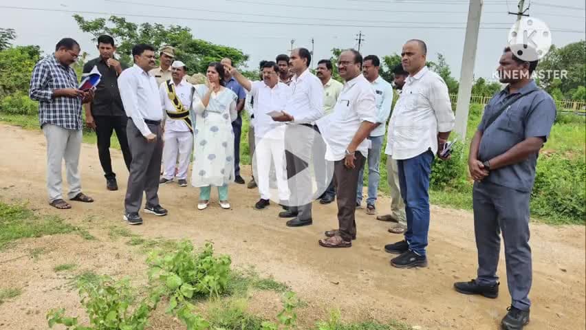 కొండమల్లేపల్లి: ఇంటిగ్రేటెడ్ రెసిడెన్షియల్ స్కూల్ నిర్మాణ పనులు కోసం స్థల పరిశీలన:జిల్లా కలెక్టర్ ఇలా త్రిపాఠి, ఎమ్మెల్యే బాలు నాయక్
