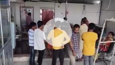 गोंडा: जानकी नगर स्थित बिना पंजीकरण अस्पताल में दो नवजातों की मौत, हंगामे के बाद अस्पताल किया गया सील