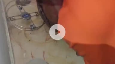 लाडपुरा: कोटा रायपुरा में गैस सिलेंडर के नीचे मिला ज़हरीला साइलेंट किलर करैत साँप, मचा हड़कंप, रॉकी डैनियल ने किया रेस्क्यू