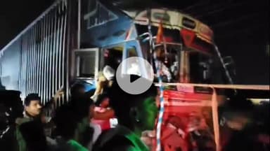 सरदारशहर: अशोक स्तंभ के पास ट्रक के पीछे से टकराया ट्रक, एक ट्रक चालक की हुई दर्दनाक मौत, शव को अस्पताल की मोर्चरी में रखवाया गया