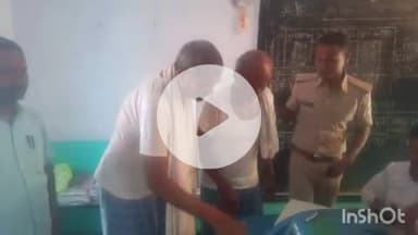 तरैया: तरैया विधानसभा क्षेत्र के मतदान केंद्रों पर मतदाताओं को EVM का हैंड्स-ऑन अनुभव कराया गया