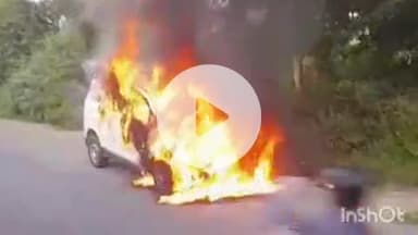 कोल: मडराक, आगरा हाईवे पर चलती कार आग का गोला बनी, चालक ने जलती कार में से कूदकर बचाई जान, वीडियो सोशल मीडिया पर वायरल
