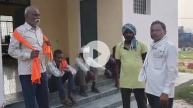 मंझनपुर: बक्शीपार गांव में मजदूर ने घर में फांसी लगाकर आत्महत्या की, शव रस्सी के सहारे लटका मिला, पुलिस ने पोस्टमॉर्टम के लिए भेजा