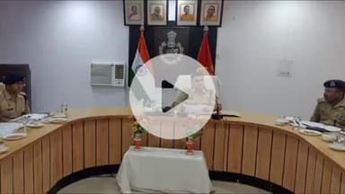 बलरामपुर: पुलिस लाइन में एसपी ने साइबर सेल और हेल्पडेस्क कर्मियों के साथ की समीक्षा बैठक, साइबर क्राइम पर पुलिस की बड़ी तैयारी