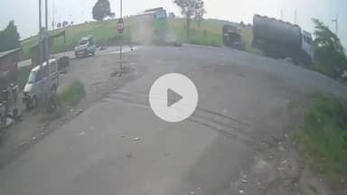 धार: इंदौर-अहमदाबाद राष्ट्रीय राजमार्ग पर भीषण सड़क हादसा, लाइव वीडियो आया सामने