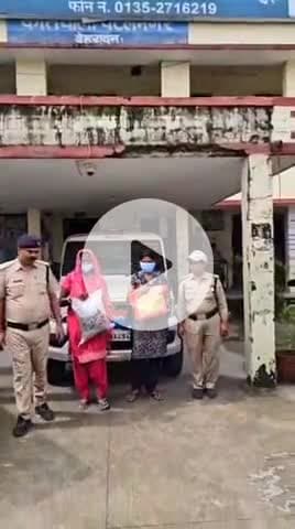 देहरादून: देहरादून पुलिस की नशा तस्करों के खिलाफ लगातार कार्रवाई, लाखों रुपए कीमत के अवैध मादक पदार्थों के साथ तस्कर गिरफ्तार