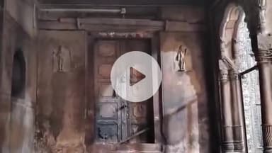 मथुरा: बांके बिहारी जी का 160 साल पुराना खजाना खोला जाएगा, श्रद्धालु अब 2 गेटों से करेंगे प्रवेश, VIP दर्शन का खेल होगा खत्म