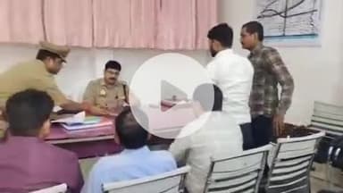 इटावा: चौबिया थाने पर समाधान दिवस में एसएसपी ने दो घंटे बैठकर सुनीं शिकायतें, स्कूल के शिक्षकों में मारपीट समेत 3 शिकायतें आईं