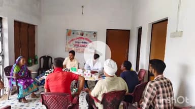 ग्राम प्रधान विवेकानन्द सरकार के नेतृत्व में निशुल्क शिविर का किया गया आयोजन



पीलीभीत/कलीनगर क्षेत्र के इंडो नेपाल सीम