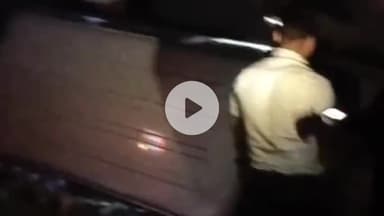 मथुरा: नगला चंद्रभान के समीप खड़ी कार में इको ने मारी टक्कर, दोनों गाड़ियां नाले में गिरी, 2 लोगों ने खिड़की तोड़कर बचाई जान