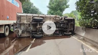 दुर्ग: भिलाई में टला बड़ा हादसा, केमिकल लेकर जा रहा टैंकर खारुन ग्रीन कॉलोनी के पास पलटा