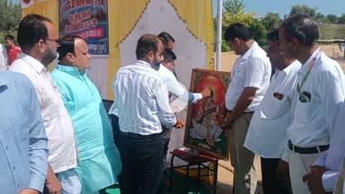 केपीएस सीनियर सेकेंडरी स्कूल रतनगढ़ में 14 सितंबर से 17 सितंबर तक 69वी लॉन टेनिस जिला स्तरीय 17 वर्षीय छात्र-छात्रा व 19 वर्षीय छात्र-छात्रा प्रतियोगिता आयोजित हुई जिसका उद्घाटन एसीबीओ उमेशजी जाखड व शिव शंकर जी शर्मा ने किया