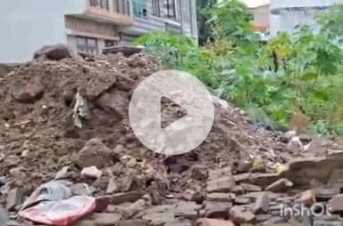 हरिद्वार: भारतमाता पुरम में बारिश के बाद गिरी दीवार, कार हुई क्षतिग्रस्त