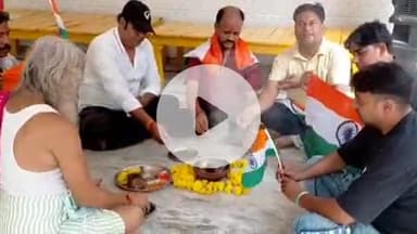 झांसी: चंद्रमारी हनुमान मंदिर में भारत-पाक क्रिकेट मैच के लिए व्रज यज्ञ, भारत की जीत के लिए की गई प्रार्थना