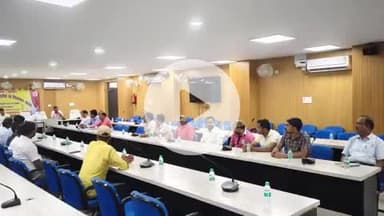 सुपौल: समाहरणालय स्थित लहटन चौधरी सभागार भवन में हिंदी दिवस समारोह का आयोजन किया गया