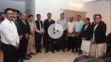 लोहरदगा: परिसदन भवन में अधिवक्ता संघ ने मुख्य न्यायाधीश से की मुलाकात, भवन निर्माण व पेयजल व्यवस्था का मुद्दा उठाया