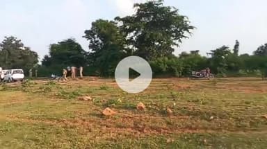 झांसी: बबीना के ग्राम सफा में जंगलों में युवक की सिर कुचली अज्ञात डेड बॉडी मिली, पुलिस मामले की जांच में जुटी