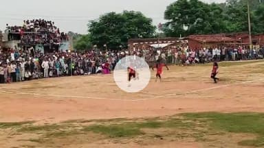 गिरिडीह: तेलोडीह के गांधी मैदान में अल्हाज डॉक्टर इम्तियाज अहमद मेमोरियल फुटबॉल टूर्नामेंट का आगाज