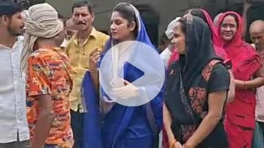 करनैलगंज: कसनापुर गांव में सखी चौपाल में जिला पंचायत सदस्य व BJP नेत्री नेहा सिंह ने महिलाओं को किया जागरूक