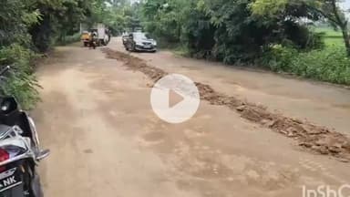 ఎల్లారెడ్డిపేట: రోడ్డుకు మరమ్మతులు చేసిన గ్రామస్తులు