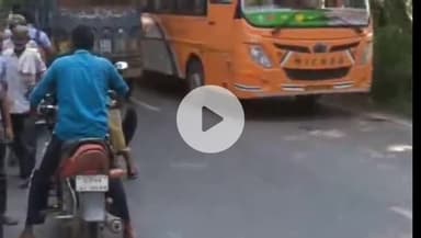 कोल: बंद प्लॉट में संदिग्ध अवस्था में मिला व्यक्ति का शव, इलाके में दहशत का माहौल, वीडियो हुआ वायरल