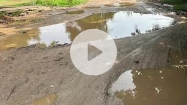 వలిగొండ: గోకారం నేలపట్ల రోడ్డు మరమ్మతులు చేపట్టాలని సిపిఎం ఆధ్వర్యంలో నిరసన