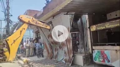 कोल: जमालपुर में अतिक्रमण हटाने के दौरान लोगों पर गिरी टीन, 3 लोग घायल, स्थानीय लोगों और टीम में हुई भिड़ंत और खींचतान