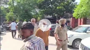 ਅੰਮ੍ਰਿਤਸਰ 2: ਹਨੀ ਟਰਐਪ ਮਾਮਲੇ ਚ ਫਸੇ ਇਕ ਨੌਜਵਾਨ ਨੂੰ ਜੇਲ ਦੇ ਵਿੱਚੋਂ ਲਿਆ ਕੇ ਅਦਾਲਤ ਚ ਕੀਤਾ ਗਿਆ ਪੇਸ਼