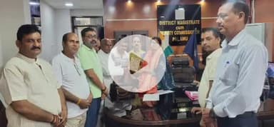 मेदिनीनगर (डालटनगंज): पलामू: दुर्गा पूजा आयोजन पर श्री केंद्रीय दुर्गा पूजा महासमिति ने उपायुक्त, डीडीसी व एसडीओ से की चर्चा