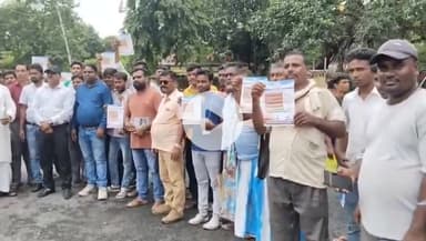 पाकुड़: जिला परिवहन पदाधिकारी पाकुड़ द्वारा रेलवे ऑटो स्टैंड परिसर में कैंप का आयोजन #pakur #jharkhand #campus