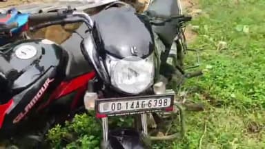 सिमडेगा: झारखंड-ओडिशा सीमा के पोटाब बाजार में पुलिस ने 28 जुआरियों को जेल भेजा, कई वाहन बरामद