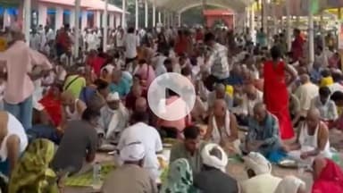 गया टाउन सीडी ब्लॉक: गया: फल्गु नदी के किनारे सीताकुंड में पिंडदान व तर्पण के लिए उमड़ी तीर्थयात्रियों की भीड़