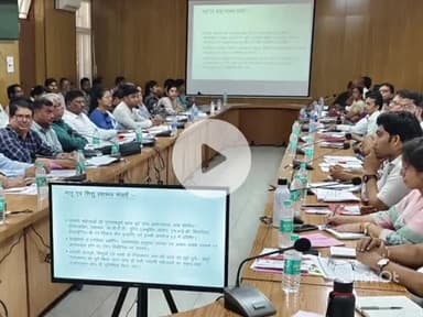 झाबुआ: कलेक्टर ने स्वस्थ नारी सशक्त परिवार अभियान के संबंध में बैठक ली, दिए निर्देश